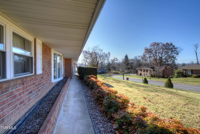 3602 Cimarron Drive, Johnson City, TN 37601