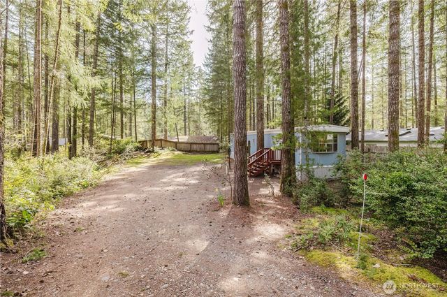 20 NE Lake Place, Tahuya, WA 98588