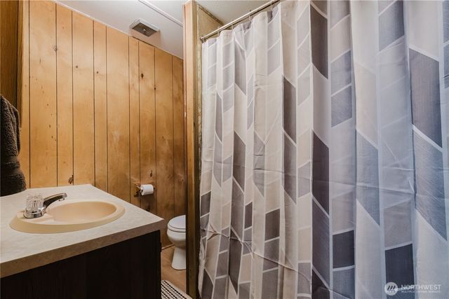 20 NE Lake Place, Tahuya, WA 98588