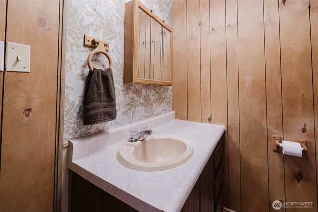 20 NE Lake Place, Tahuya, WA 98588