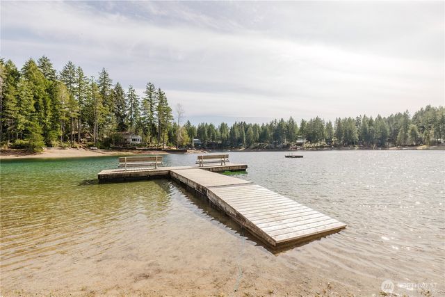 20 NE Lake Place, Tahuya, WA 98588