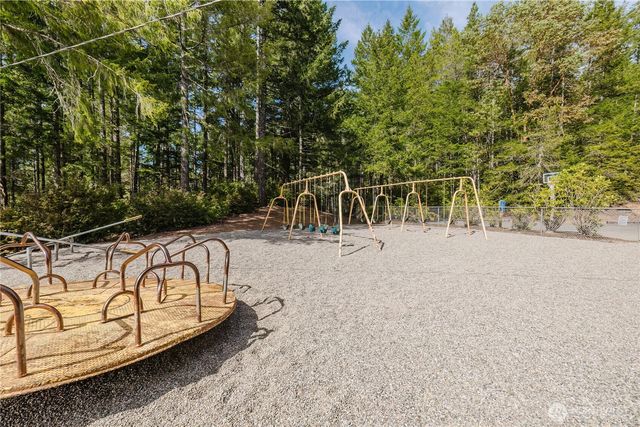 20 NE Lake Place, Tahuya, WA 98588