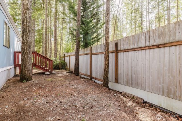 20 NE Lake Place, Tahuya, WA 98588