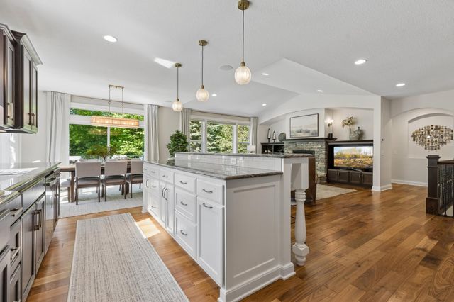 14 Beebe Avenue, Mendota Heights, MN 55118
