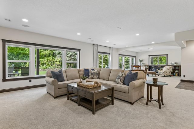 14 Beebe Avenue, Mendota Heights, MN 55118
