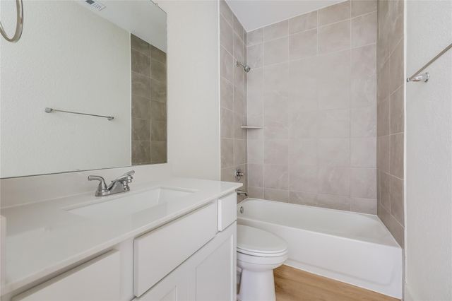 4005 Rockpark CIR, Lago Vista, TX 78645