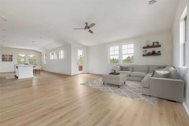 4005 Rockpark CIR, Lago Vista, TX 78645