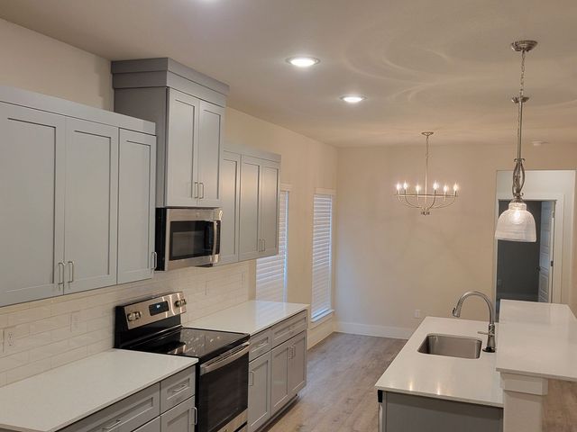 685 The Cottages Drive, Godley, TX 76044