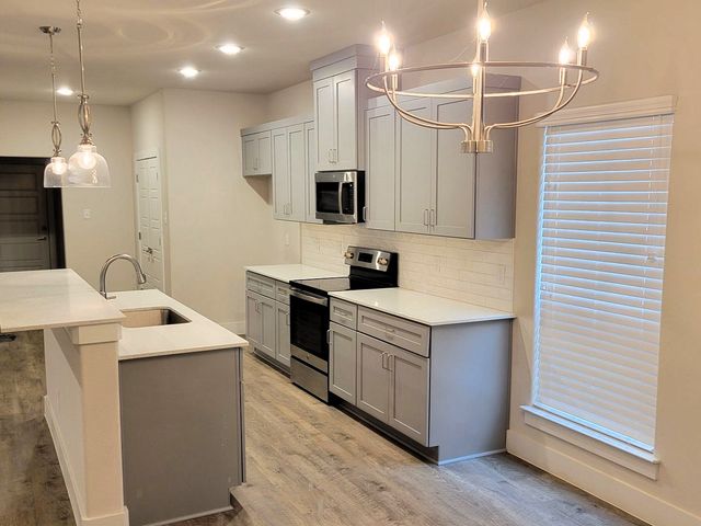 685 The Cottages Drive, Godley, TX 76044