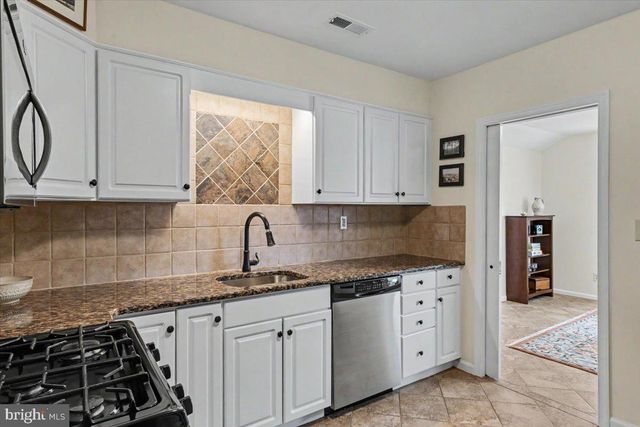 695 LOCUST RD, Warminster, PA 18974