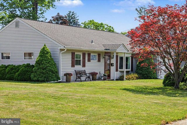 695 LOCUST RD, Warminster, PA 18974