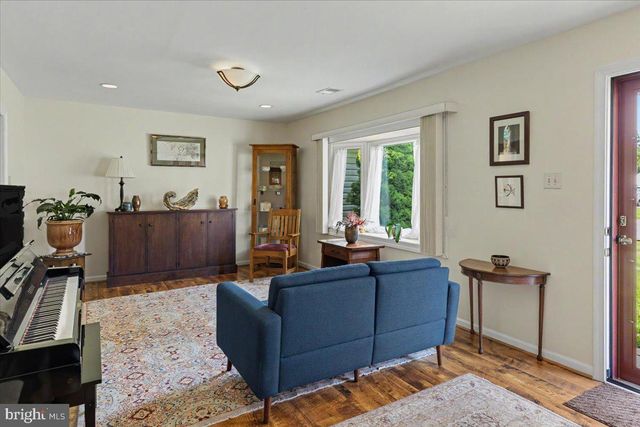 695 LOCUST RD, Warminster, PA 18974