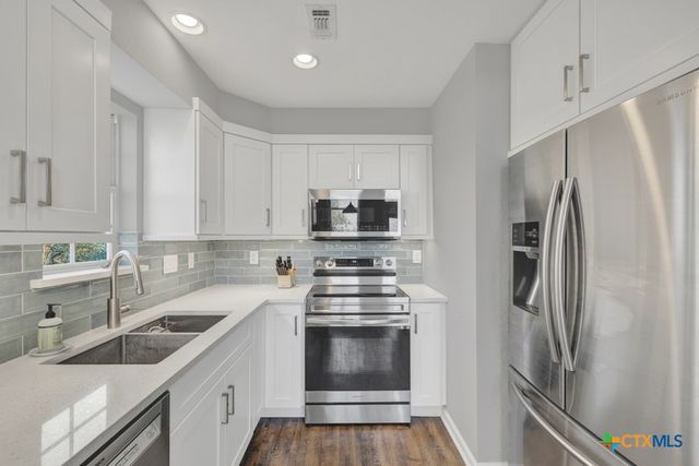 1156 Riviera Drive, Canyon Lake, TX 78133