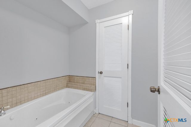 1156 Riviera Drive, Canyon Lake, TX 78133