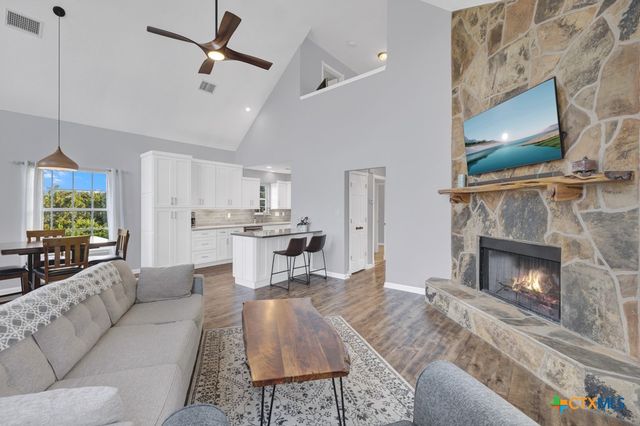 1156 Riviera Drive, Canyon Lake, TX 78133