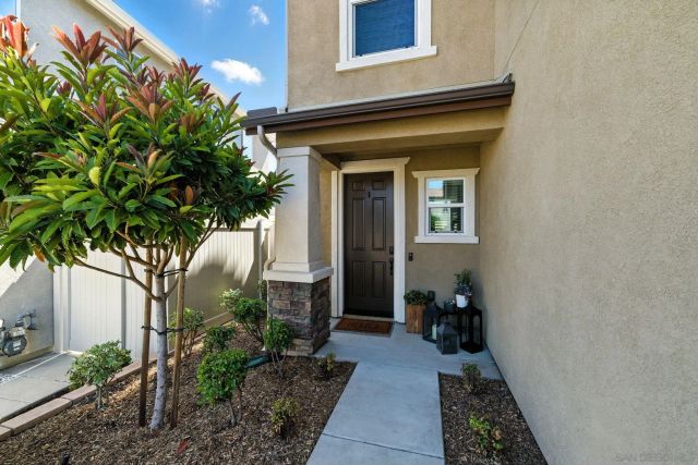 8672 Camden Dr, Santee, CA 92071