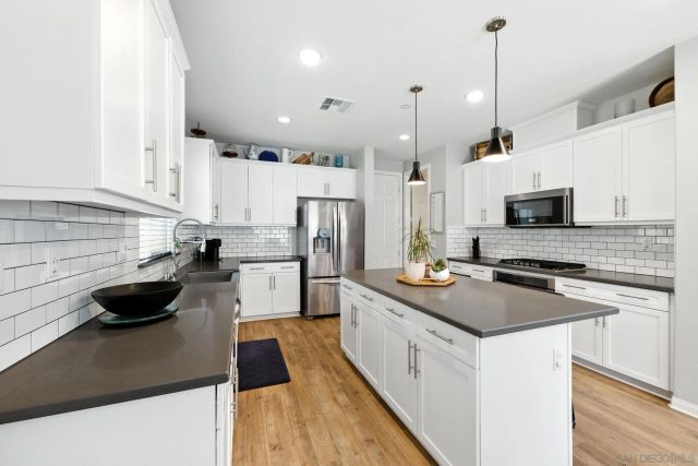 8672 Camden Dr, Santee, CA 92071