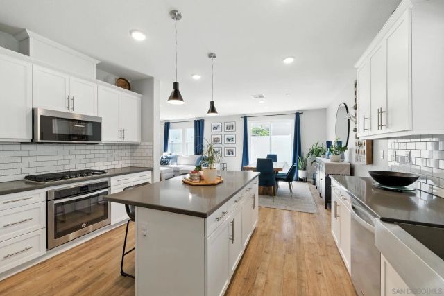 8672 Camden Dr, Santee, CA 92071