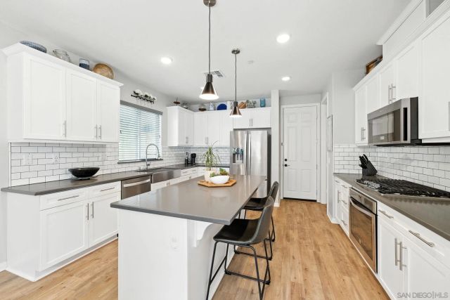 8672 Camden Dr, Santee, CA 92071