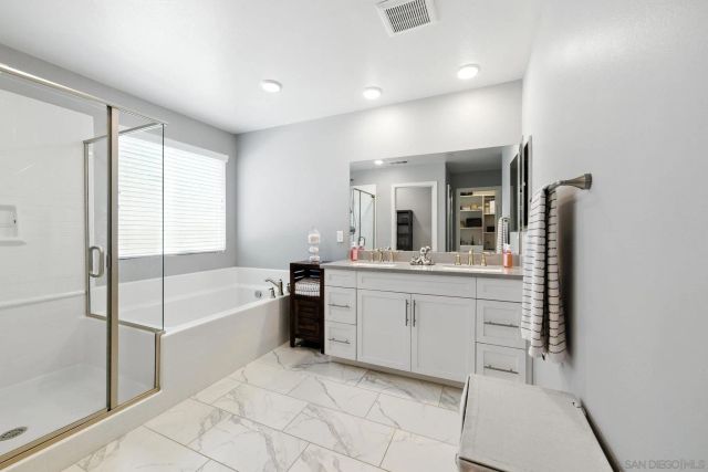 8672 Camden Dr, Santee, CA 92071