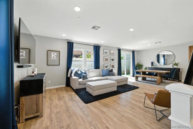 8672 Camden Dr, Santee, CA 92071