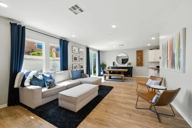 8672 Camden Dr, Santee, CA 92071