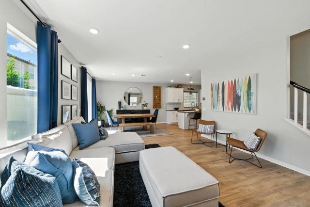 8672 Camden Dr, Santee, CA 92071