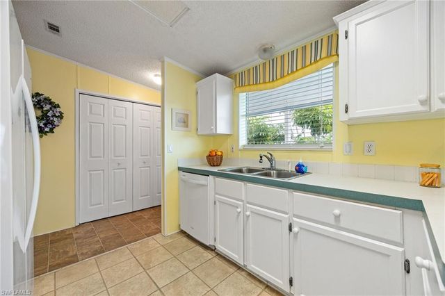 3811 Blueberry LN, St. James City, FL 33956