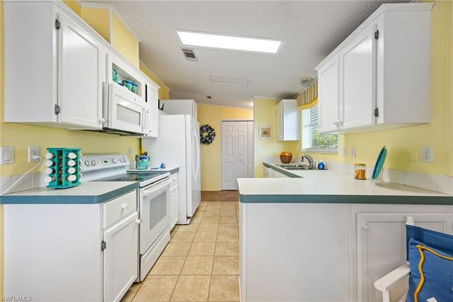 3811 Blueberry LN, St. James City, FL 33956