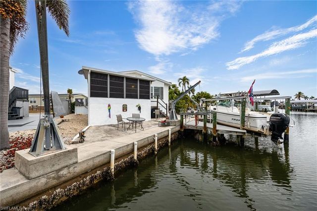 3811 Blueberry LN, St. James City, FL 33956