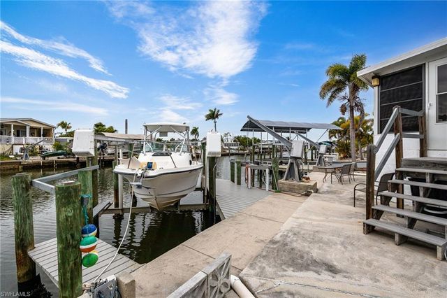 3811 Blueberry LN, St. James City, FL 33956