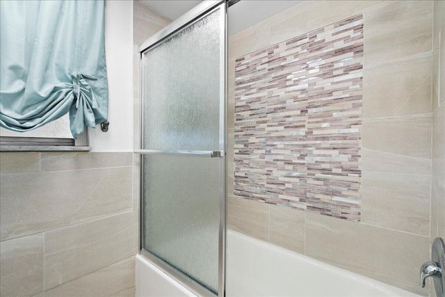 3755 Via Poinciana 611, Greenacres, FL 33467