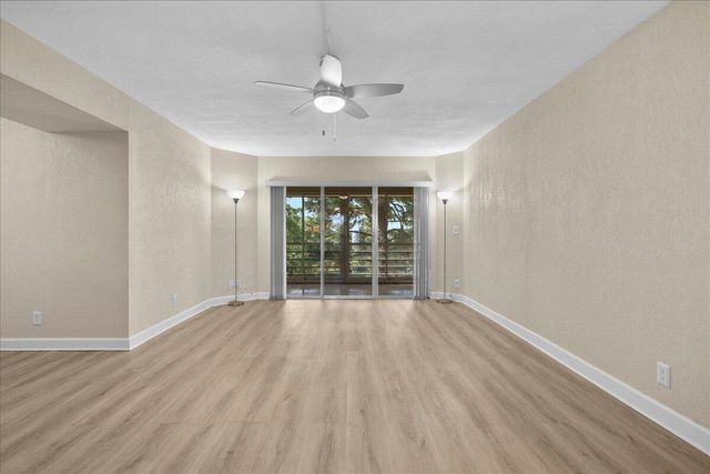 3755 Via Poinciana 611, Greenacres, FL 33467