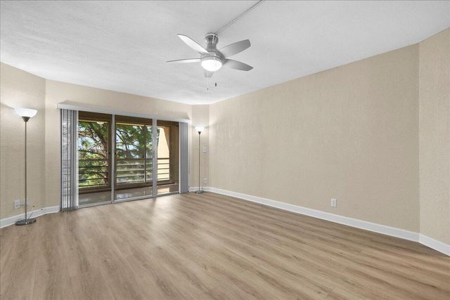 3755 Via Poinciana 611, Greenacres, FL 33467