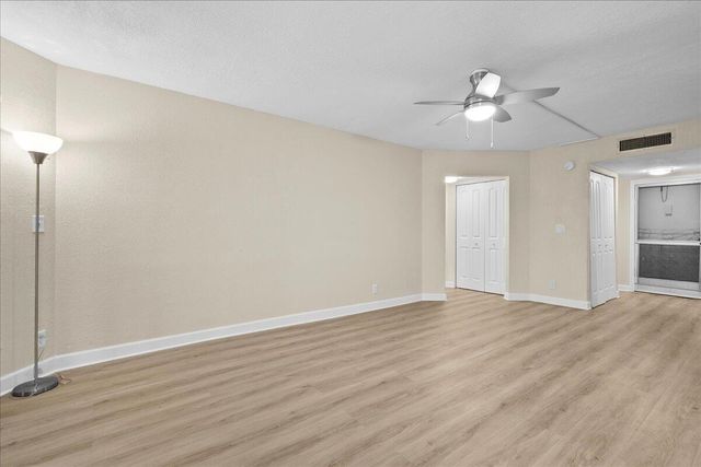 3755 Via Poinciana 611, Greenacres, FL 33467