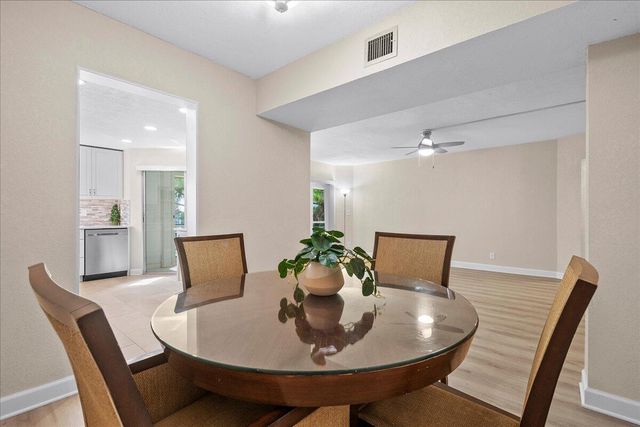 3755 Via Poinciana 611, Greenacres, FL 33467