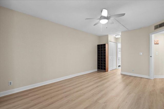 3755 Via Poinciana 611, Greenacres, FL 33467