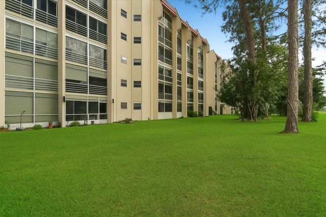 3755 Via Poinciana 611, Greenacres, FL 33467
