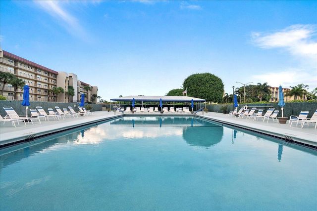 3755 Via Poinciana 611, Greenacres, FL 33467