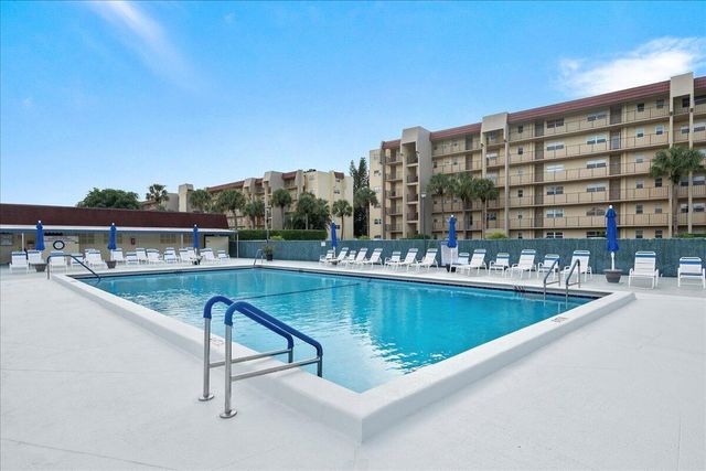 3755 Via Poinciana 611, Greenacres, FL 33467