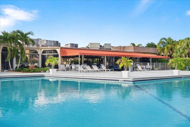 3755 Via Poinciana 611, Greenacres, FL 33467