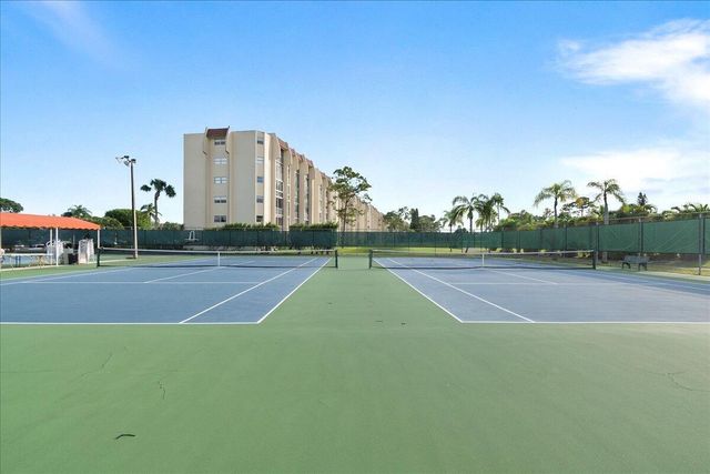 3755 Via Poinciana 611, Greenacres, FL 33467