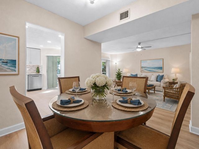 3755 Via Poinciana 611, Greenacres, FL 33467