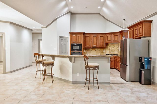 14222 Spring Pines Drive, Tomball, TX 77375