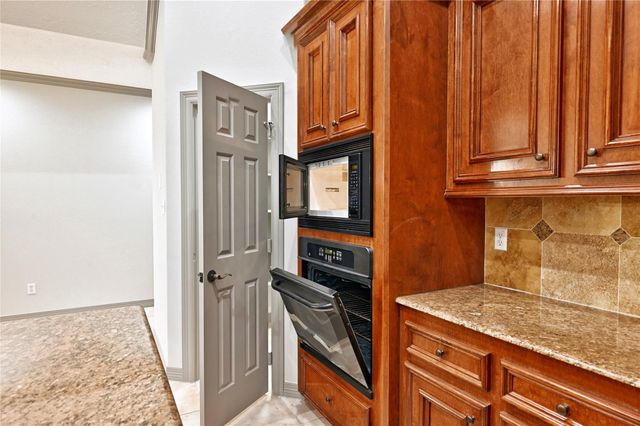 14222 Spring Pines Drive, Tomball, TX 77375