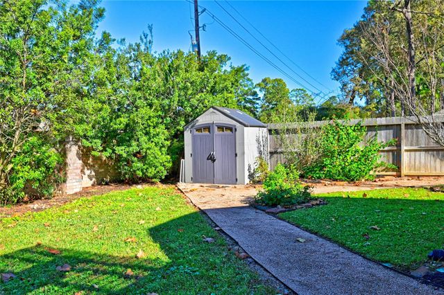 14222 Spring Pines Drive, Tomball, TX 77375