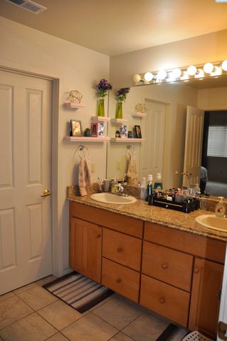 580-582 SE Shoemaker Pl, Pullman, WA 99163