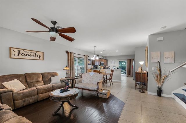 913 BENDING OAK TRAIL, Winter Garden, FL 34787