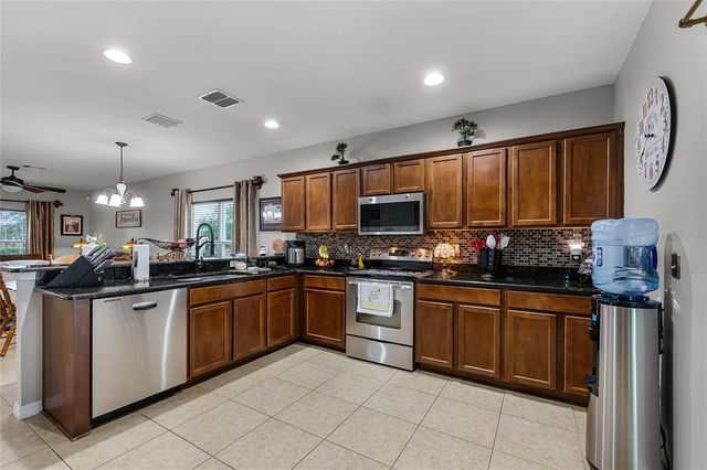 913 BENDING OAK TRAIL, Winter Garden, FL 34787