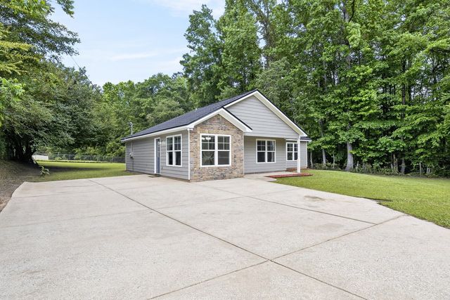 1048 Lee Road 0295, Smiths Station, AL 36877